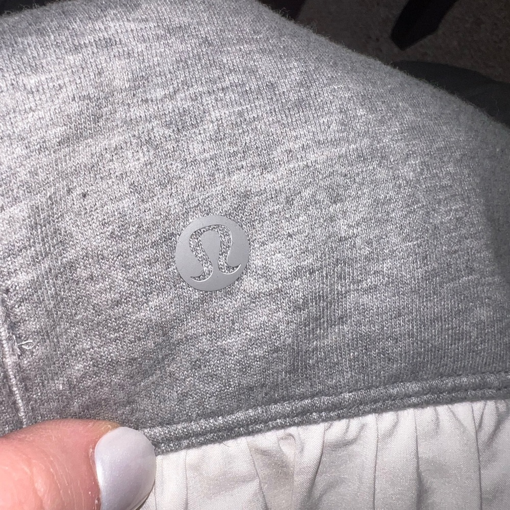 Lululemon Cozy Gray Sweatshirt - Picture 6 of 6
